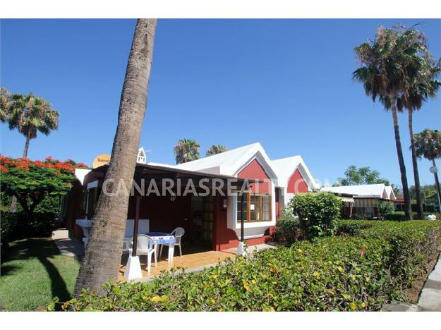 BUN_257 Bungalow de un dormitorio en verde complejo con pista de tenis en tranquila zona de Maspalomas.