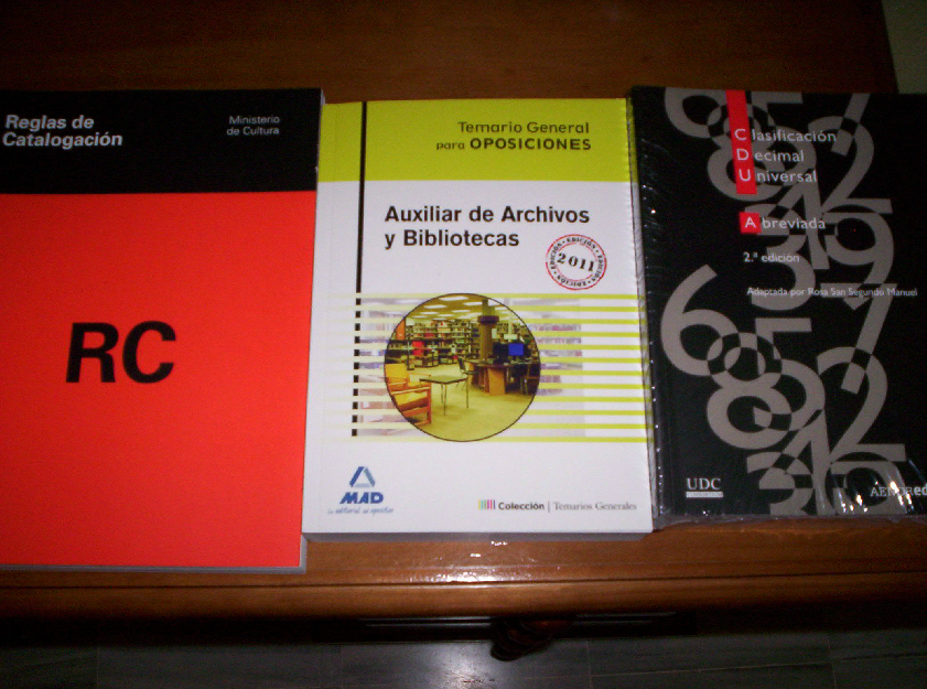 Se venden libros de oposiciones auxiliar de biblioteca