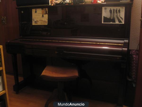 Vendo PIANO YOUNG CHANG U121