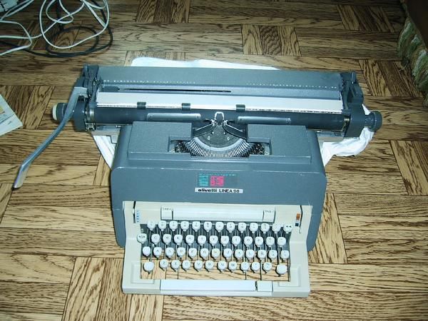 Ocasión, máquina escribir Olivetti, Línea 98, perfecto uso