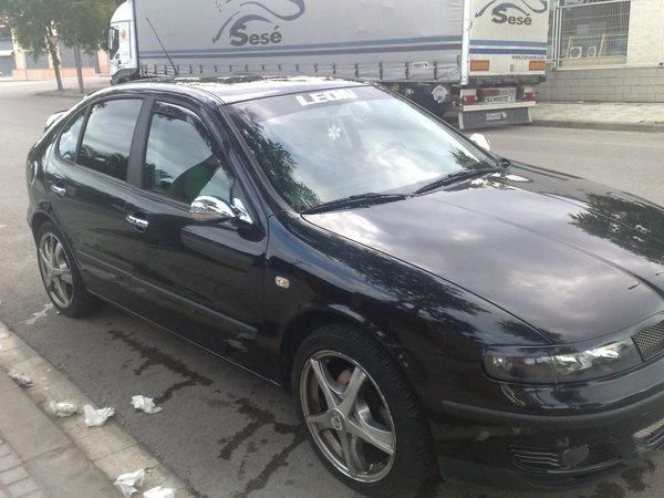 seat leon negro