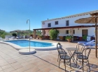 Chalet con 5 dormitorios se vende en Pizarra - mejor precio | unprecio.es