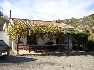 Chalet con 1 dormitorio se vende en Alora