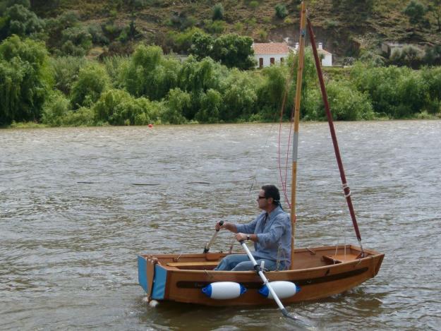 bote auxiliar plegable