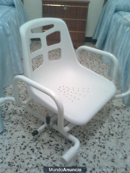 VENDO ASIENTO GIRATORIO Y SILLA WC CON PATAS PARA PERSONAS INCAPACITADAS.