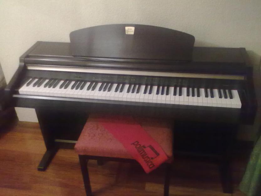 Se vende piano  yamaha clavinova clp 930 electrico