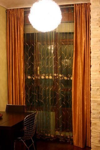 Cortinas de color marron