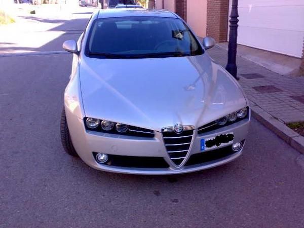 vendo ALFA ROMEO 159 1.9 JTD nuevo solo 8.000km