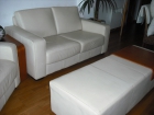 Se vende sofá de piel con 2 sillones, reposapiés de piel y 2 mesas - mejor precio | unprecio.es
