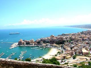 Apartamento : 2/4 personas - junto al mar - vistas a mar - castellammare del golfo  trapani (provincia de)  sicilia  ita
