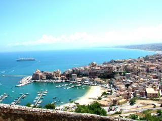 Apartamento : 2/4 personas - junto al mar - vistas a mar - castellammare del golfo  trapani (provincia de)  sicilia  ita