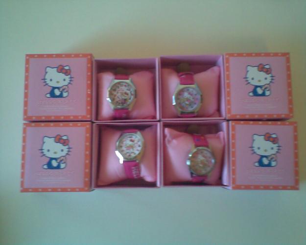 LOTE DE 4 RELOJES HELLO KITTY EL REGALO PERFECTO