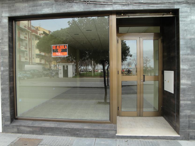 Se alquila Local Comercial en calle Ancha (Punta Umbría – Huelva)