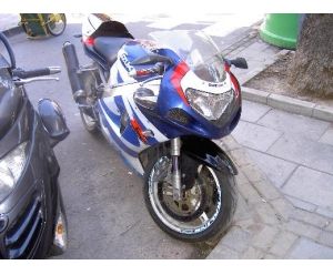 SUZUKI GSX 750 R