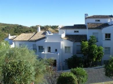 Apartamento con 2 dormitorios se vende en Marbella, Costa del Sol