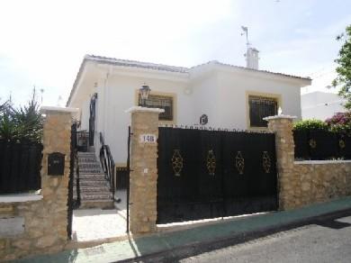 Chalet con 4 dormitorios se vende en Pinar de Campoverde