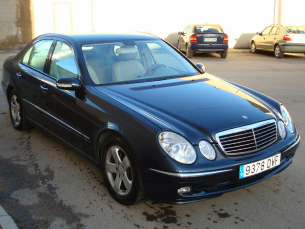 MERCEDES-BENZ  E 220 CDI AVANTGARDE 4p.(46000km-2006-libro de revisiones-1 año garantia)