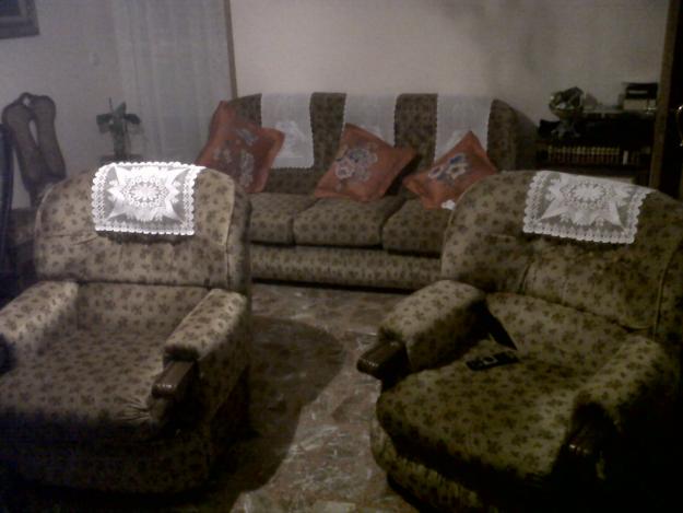 Sofa y sillones en buen estado