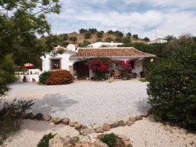 Chalet con 3 dormitorios se vende en Alcaucin, Axarquia