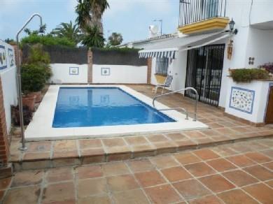 Chalet con 4 dormitorios se vende en Mijas Costa, Costa del Sol