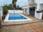 Chalet con 4 dormitorios se vende en Mijas Costa, Costa del Sol - mejor precio | unprecio.es