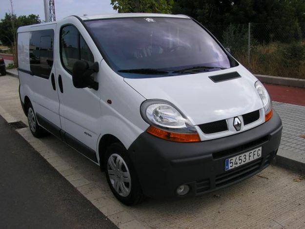 SE VENDE RENAULT TRAFIC II DCI 100 PACKLIM con garantia hasta 2010 muy nueva!!