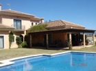 Chalet con 4 dormitorios se vende en Estepona, Costa del Sol - mejor precio | unprecio.es