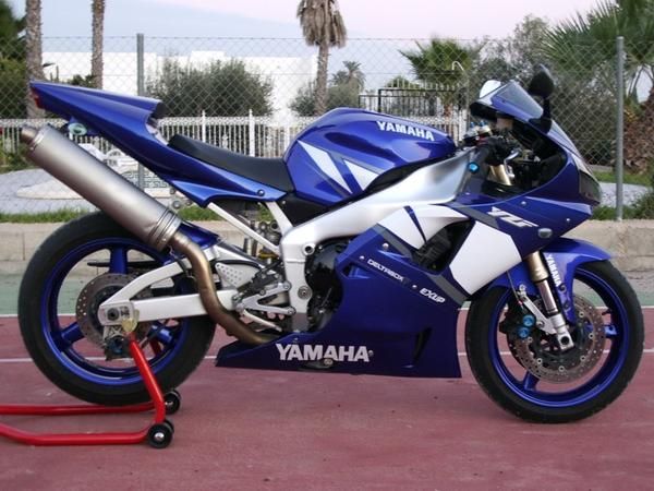 VENDO O CAMBIO YAMAHA R1 POR MONOVOLUMEN