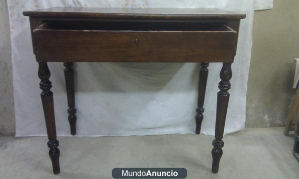 Mesa escritorio con cajón central 1930.