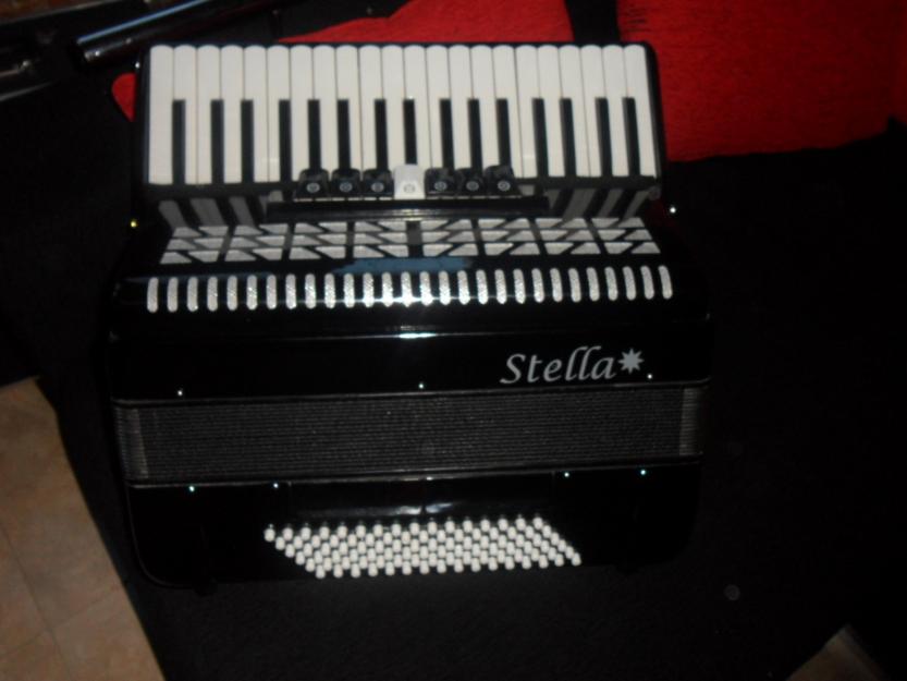 Acordeon stella de 96 bajos como nuevo