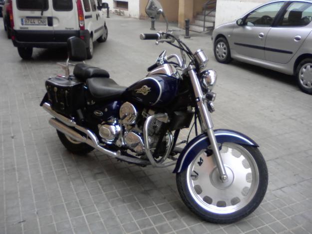 Se vende motocicleta DAELIM DAYSTAR 125cc año 2005