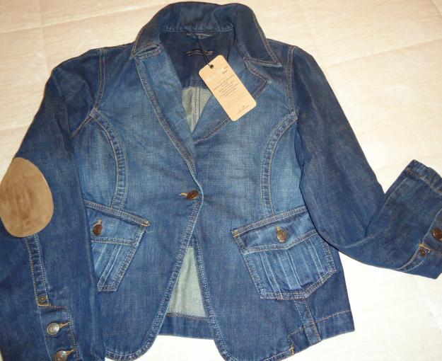 SE VENDE CHAQUETA VAQUERA ENTALLADA A ESTRENAR MARCA MASSIMO DUTTI TALLA 42.PRECIOSA