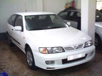 Venta de Nissan ALMERA 1.6i SX  3P. '99 en Santa Coloma De Gramanet