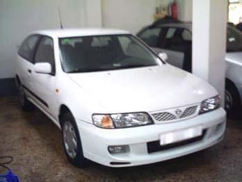 Venta de Nissan ALMERA 1.6i SX  3P. '99 en Santa Coloma De Gramanet