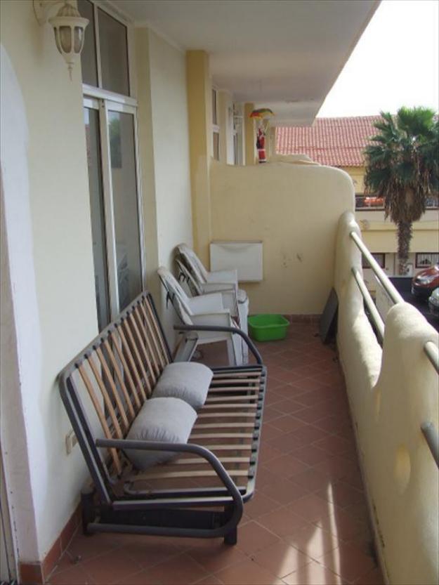Se vende piso 1 hab, con piscina, parking, terraza con vistas al mar. Playa Paraíso