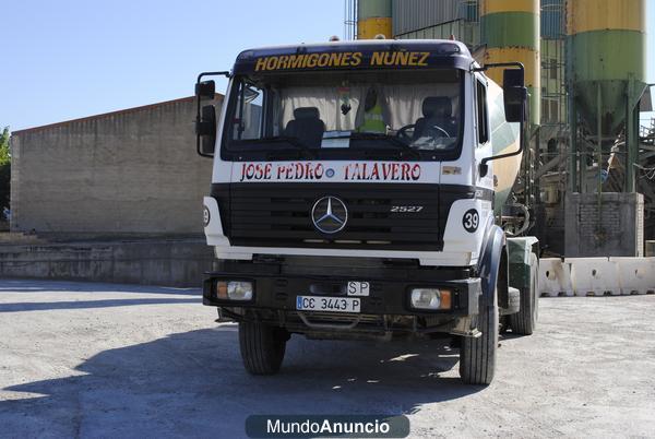 VENDO CAMION HORMIGONERA MERCEDES BENZ 2527 B