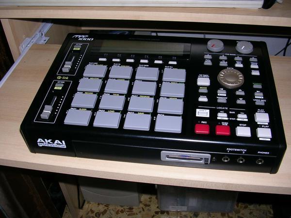 AKAI MPC 1000