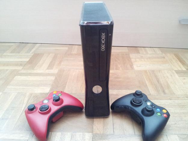 Xbox 360 Slim 250 Gb + x360 key + 2 mandos