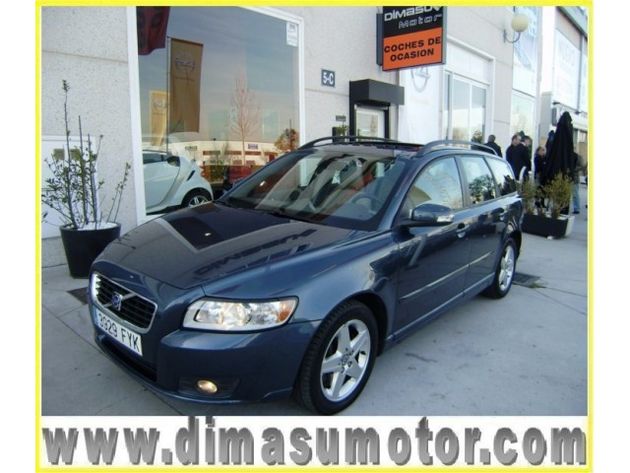 VOLVO V50 D5 Momentum