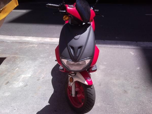 SE VENDE SCOOTER AIYUMO