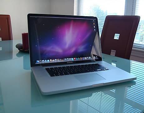 Apple MacBook Pro 17 2,6 GHz, 4 GB 320 GB Hard Drive