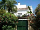 Adosado con 3 dormitorios se vende en Marbella, Costa del Sol - mejor precio | unprecio.es