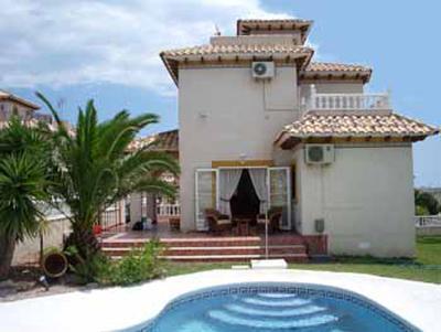 Large detached villa with private pool 3