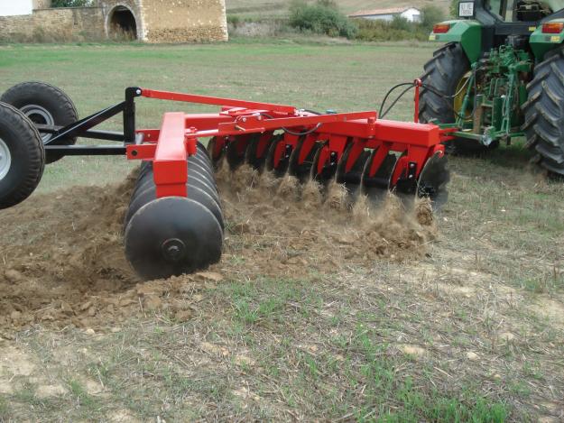 Maquinaria agricola - Gradas - Chisel - Abonadoras - Vibrocultivador - Aperos