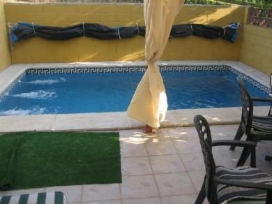 Adosado con 6 dormitorios se vende en Marbella, Costa del Sol