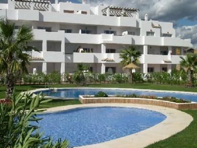 Apartamento con 2 dormitorios se vende en Estepona, Costa del Sol