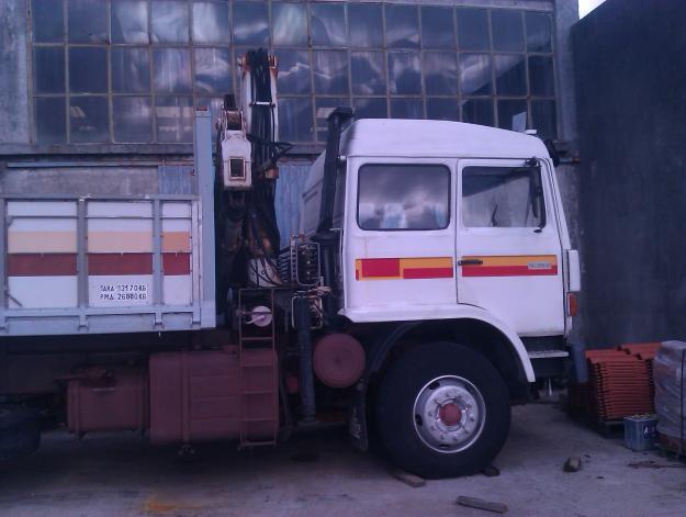 2 camiones renault con grua y tarjeta.