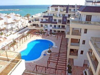 Apartamento con 2 dormitorios se vende en Manilva, Costa del Sol