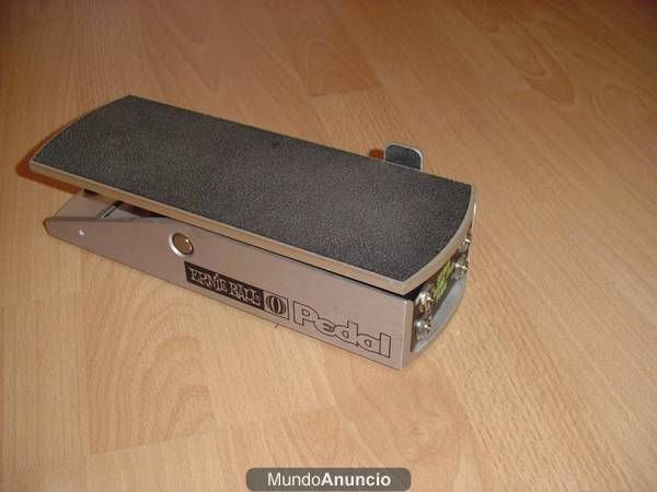 Vendo Pedal de Volumen Ernie Ball Estereo 6165  170