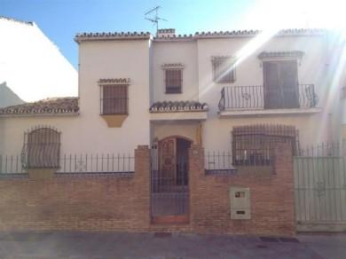Chalet con 4 dormitorios se vende en Fuengirola, Costa del Sol